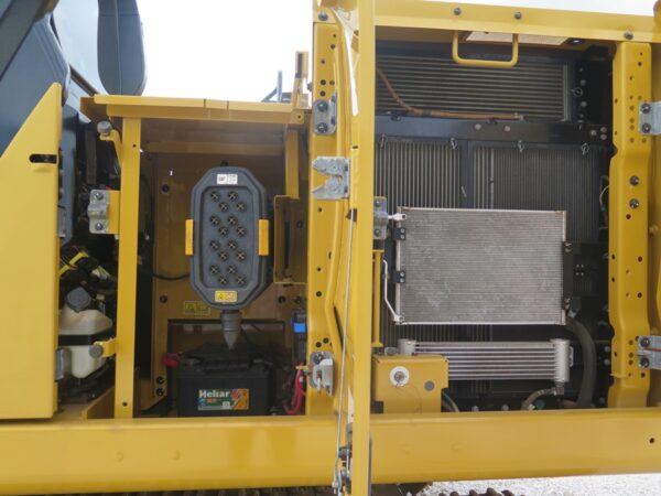 Escavadeira Caterpillar 320NG