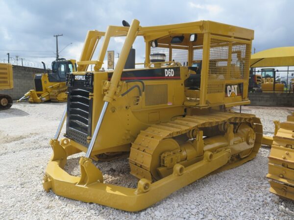 Trator de esteiras Caterpillar D6D