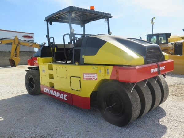 Rolo compactador Dynapac CP274
