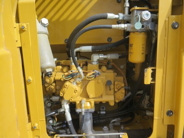Escavadeira Caterpillar 313D2