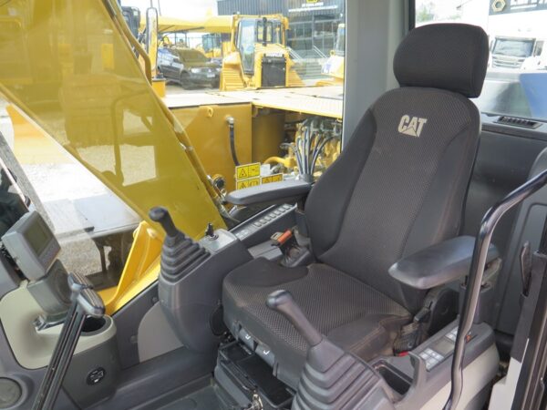 Escavadeira Caterpillar 313D2